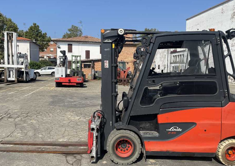 Linde E 35 HL - Forklift listrik: gambar 2 Linde E 35 HL - Forklift listrik: gambar 2