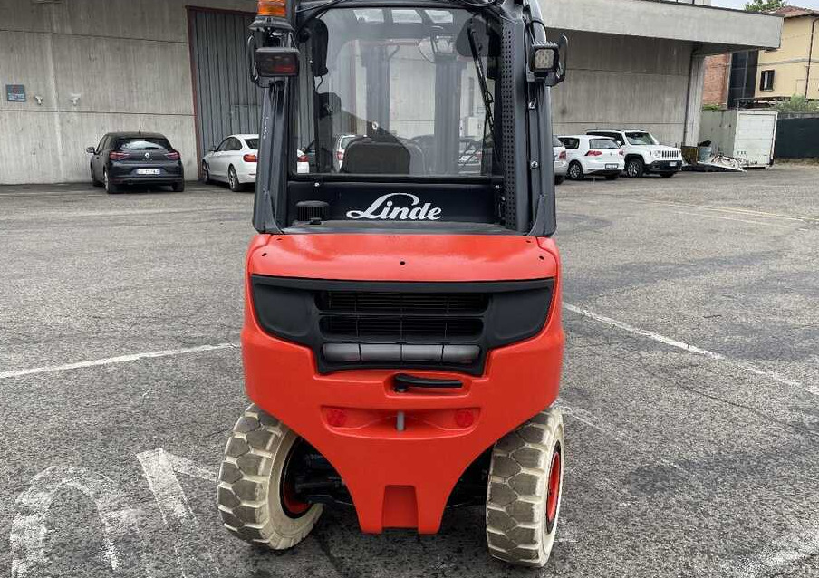 Linde H 25 D-02 - Forklift diesel: gambar 3 Linde H 25 D-02 - Forklift diesel: gambar 3