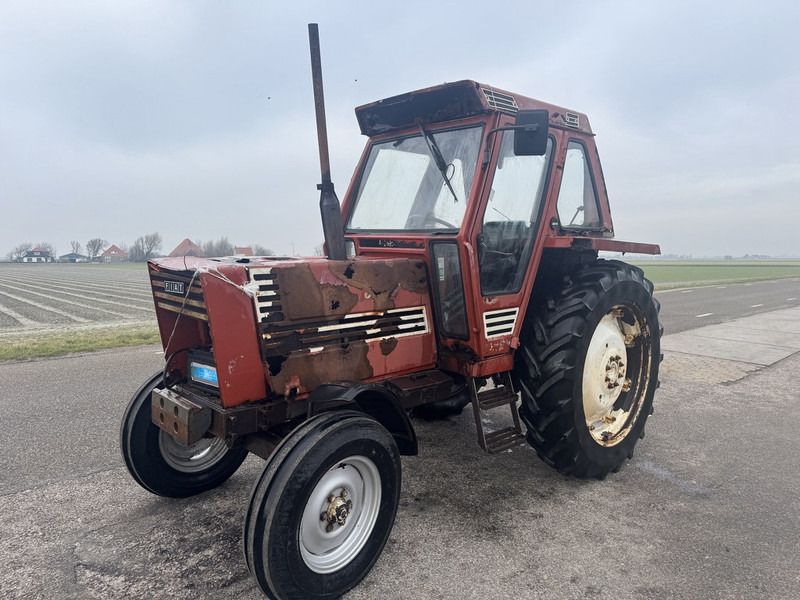 Fiat 680 - Traktor: gambar 1 Fiat 680 - Traktor: gambar 1