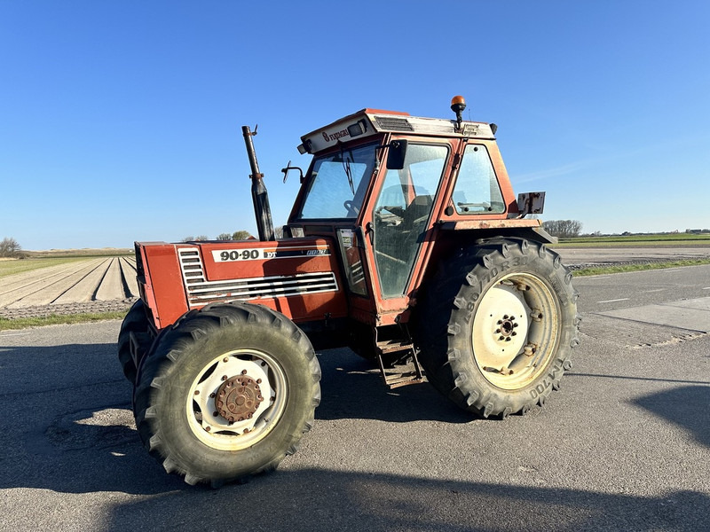 Fiat 90-90 DT - Traktor: gambar 1 Fiat 90-90 DT - Traktor: gambar 1