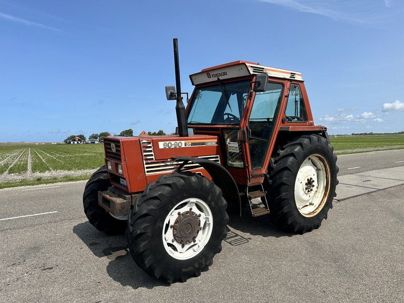 Fiat 90-90 DT - Traktor: gambar 1 Fiat 90-90 DT - Traktor: gambar 1