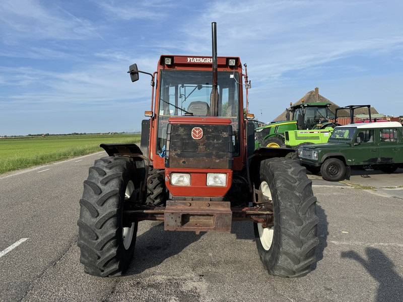 Fiat F100 - Traktor: gambar 2 Fiat F100 - Traktor: gambar 2
