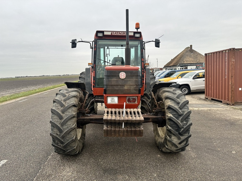 Fiat F130 - Traktor: gambar 3 Fiat F130 - Traktor: gambar 3