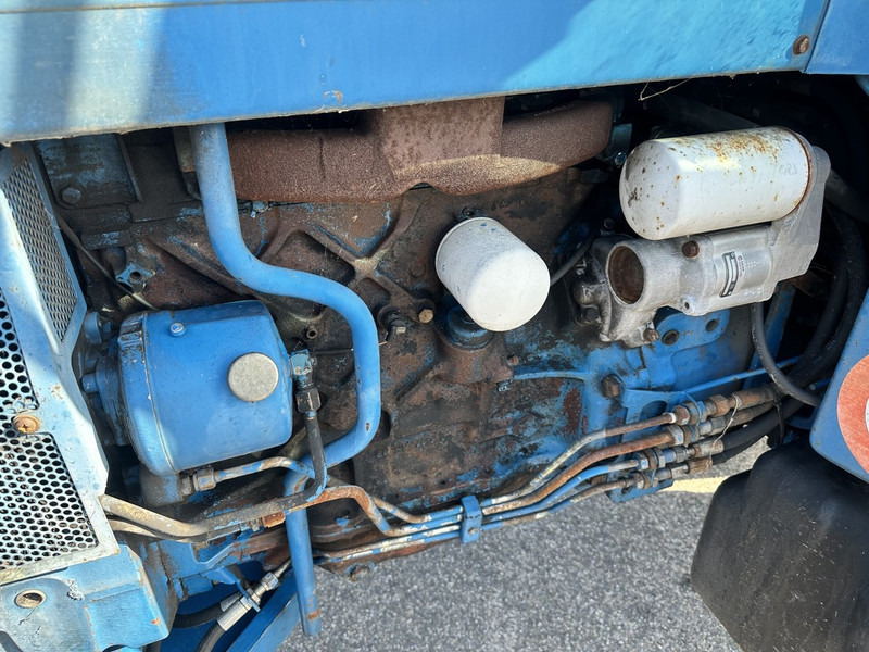 Traktor Ford 5110: gambar 12