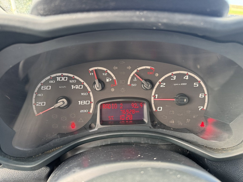 Mobil Ford Ka: gambar 10 Mobil Ford Ka: gambar 10