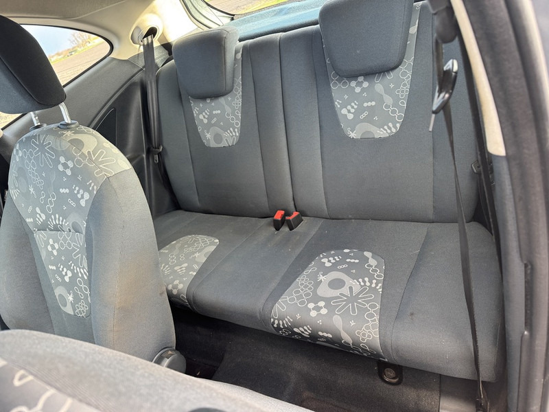 Mobil Ford Ka: gambar 9 Mobil Ford Ka: gambar 9