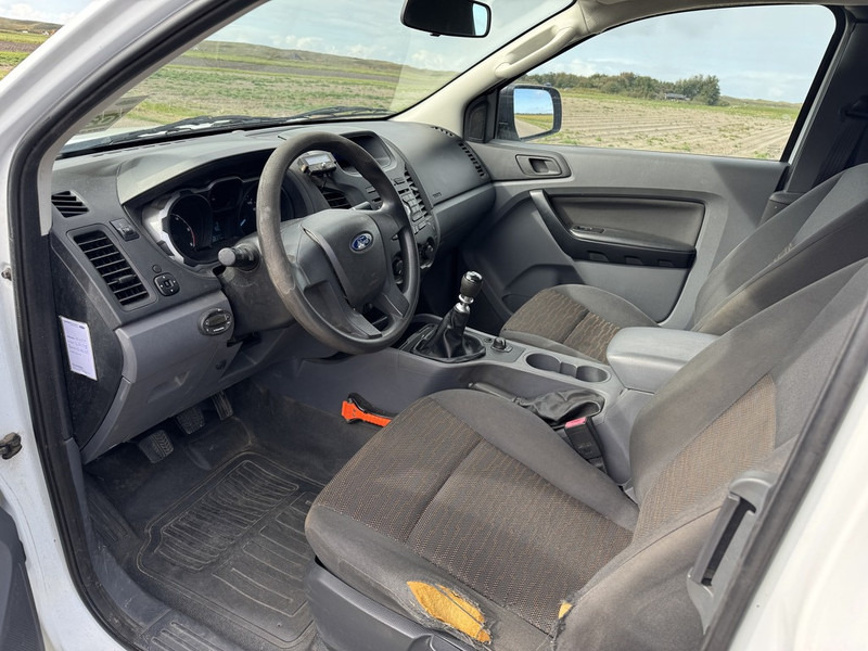 Ford Ranger - Van flatbed: gambar 4 Ford Ranger - Van flatbed: gambar 4