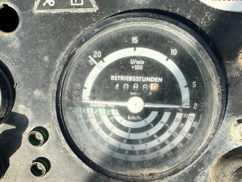 John Deere 2030 - Traktor: gambar 5 John Deere 2030 - Traktor: gambar 5