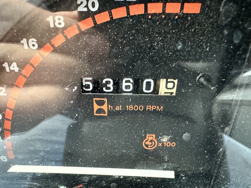 Massey Ferguson 390 - Traktor: gambar 5 Massey Ferguson 390 - Traktor: gambar 5