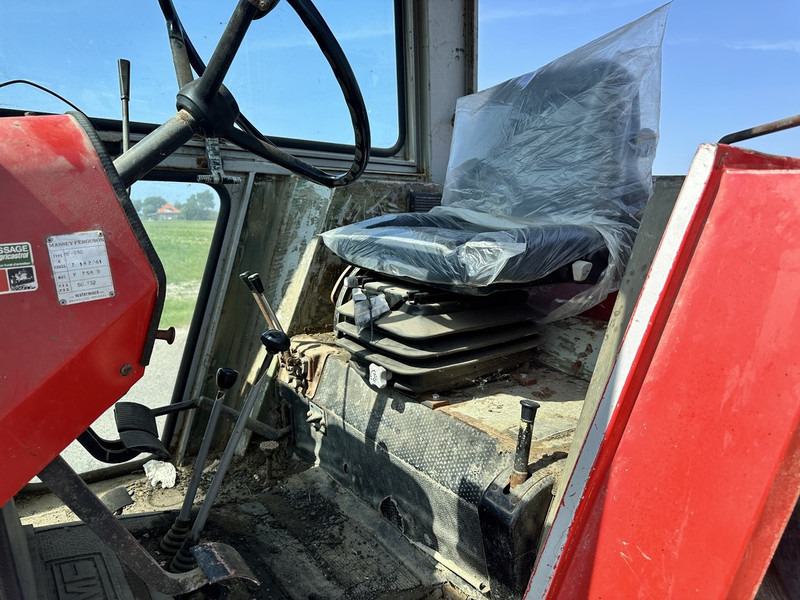 Massey Ferguson 590 - Traktor: gambar 4 Massey Ferguson 590 - Traktor: gambar 4