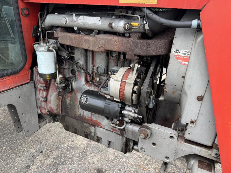 Traktor Massey Ferguson 590: gambar 13 Traktor Massey Ferguson 590: gambar 13