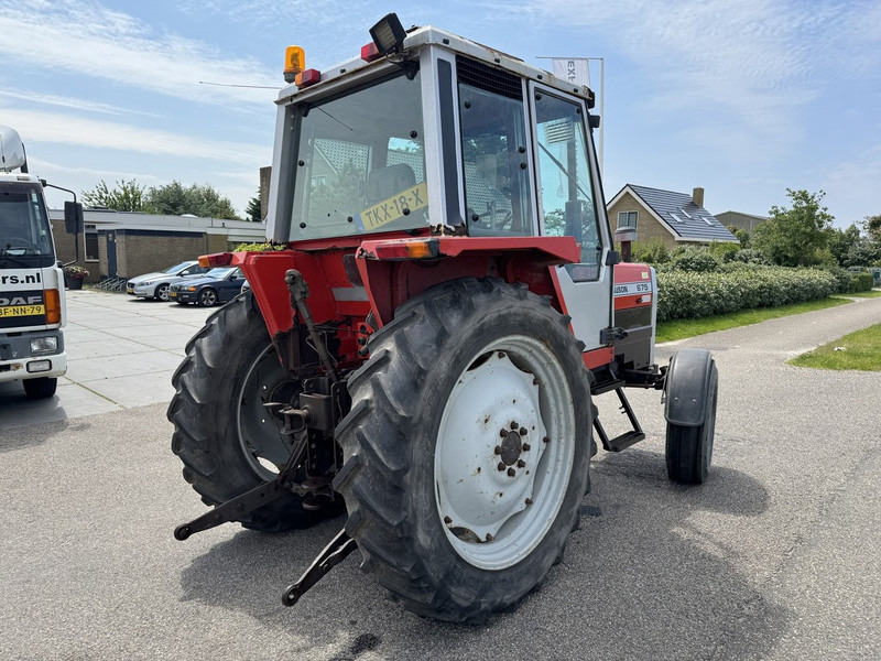 Traktor Massey Ferguson 675: gambar 11 Traktor Massey Ferguson 675: gambar 11