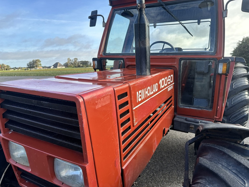 New Holland 100-90 DT - Traktor: gambar 2 New Holland 100-90 DT - Traktor: gambar 2