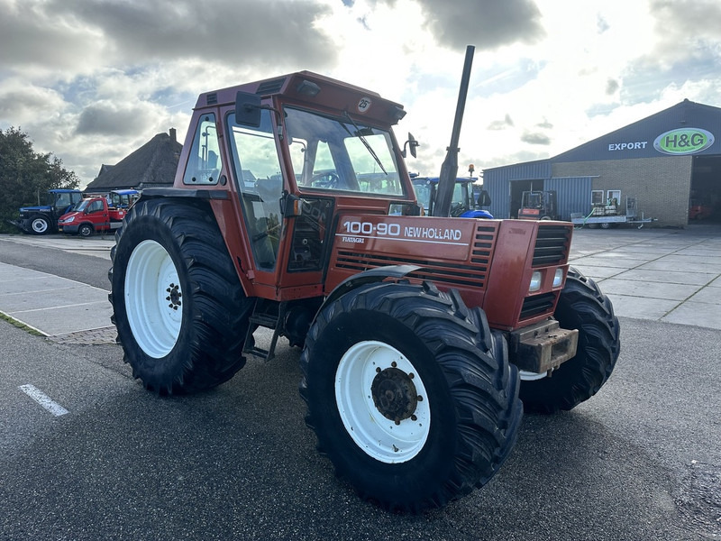 New Holland 100-90 DT - Traktor: gambar 4 New Holland 100-90 DT - Traktor: gambar 4