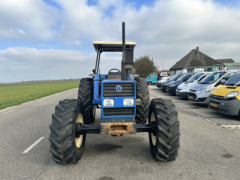 New Holland 110-90 DT - Traktor: gambar 2 New Holland 110-90 DT - Traktor: gambar 2