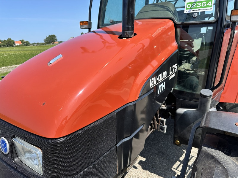 New Holland L 75 - Traktor: gambar 2 New Holland L 75 - Traktor: gambar 2