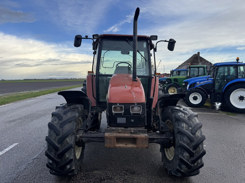 New Holland L95 - Traktor: gambar 3 New Holland L95 - Traktor: gambar 3