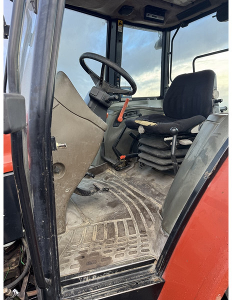 New Holland L95 - Traktor: gambar 5 New Holland L95 - Traktor: gambar 5