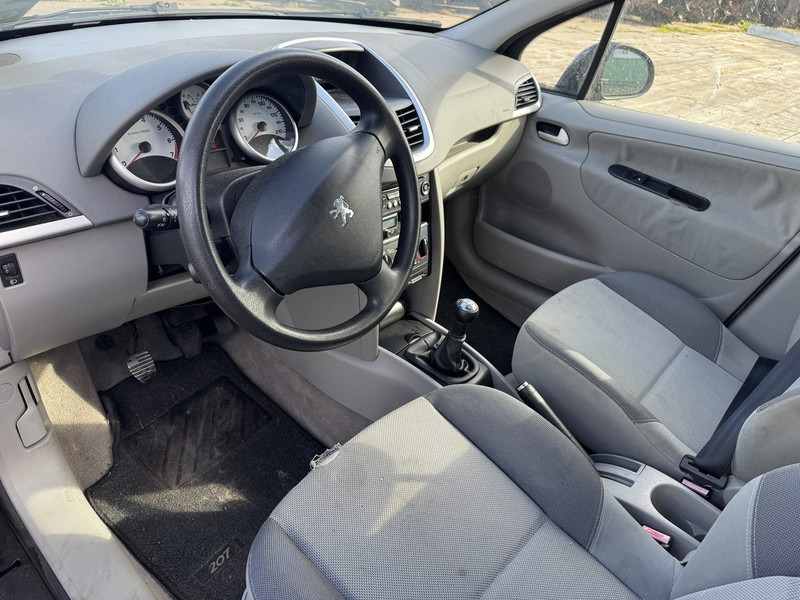 Peugeot 207 - Mobil: gambar 3 Peugeot 207 - Mobil: gambar 3