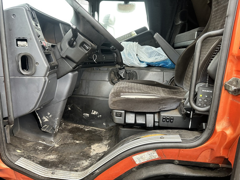 Scania P340 - Tractor head: gambar 4 Scania P340 - Tractor head: gambar 4