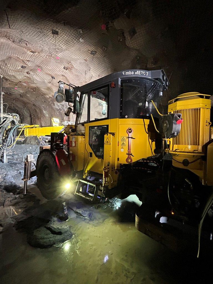 Atlas Copco (Epiroc) Simba ME7C - Mesin bor terarah: gambar 1 Atlas Copco (Epiroc) Simba ME7C - Mesin bor terarah: gambar 1