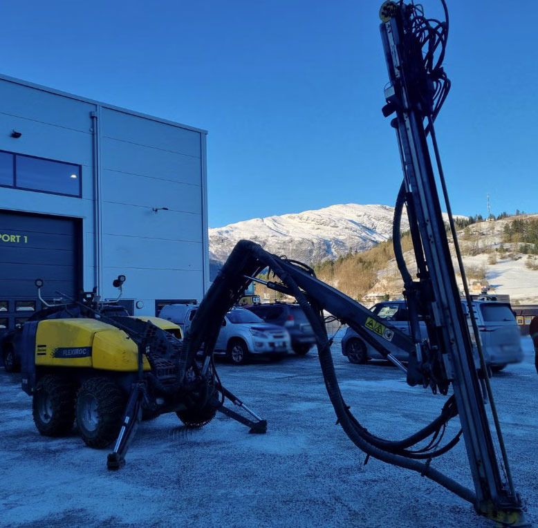 Atlas Copco FlexiROC T15 - Anjungan pengeboran: gambar 1 Atlas Copco FlexiROC T15 - Anjungan pengeboran: gambar 1