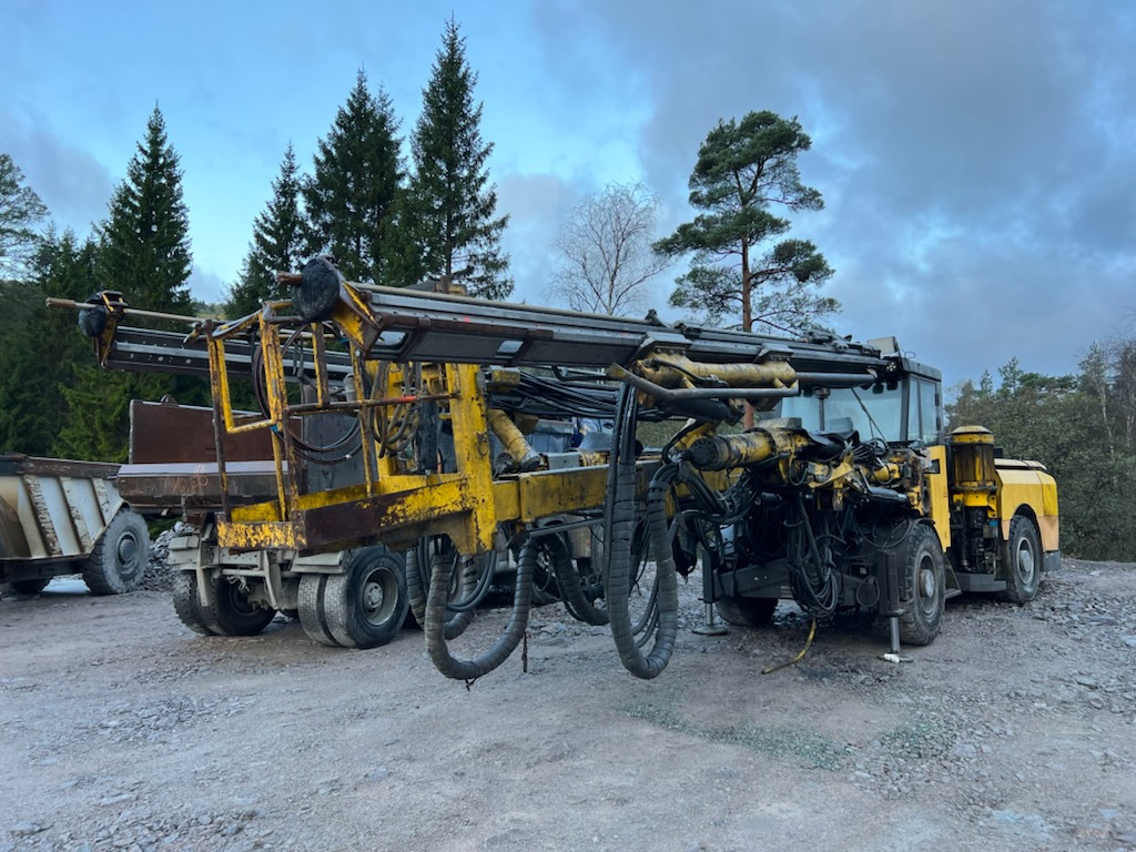 Atlas Copco M2C - Mesin bor terarah: gambar 1 Atlas Copco M2C - Mesin bor terarah: gambar 1