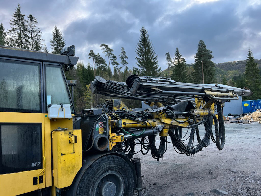 Atlas Copco M2C - Mesin bor terarah: gambar 5 Atlas Copco M2C - Mesin bor terarah: gambar 5