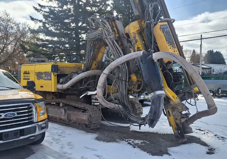 Atlas Copco ROC F9 - Anjungan pengeboran: gambar 4 Atlas Copco ROC F9 - Anjungan pengeboran: gambar 4