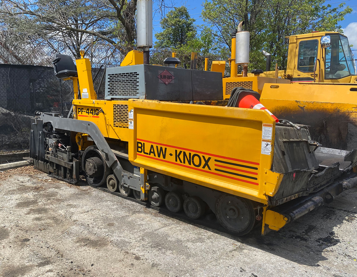 Blaw Knox PF-4410 - Paver aspal: gambar 2 Blaw Knox PF-4410 - Paver aspal: gambar 2