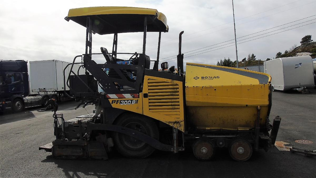 Bomag BF 300 P - Paver aspal: gambar 1 Bomag BF 300 P - Paver aspal: gambar 1
