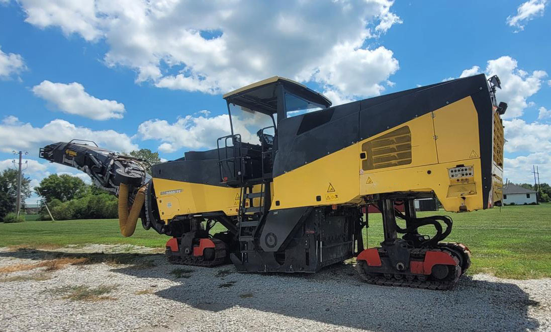 Bomag BM 2000/75 - Mesin penggilingan jalan: gambar 1 Bomag BM 2000/75 - Mesin penggilingan jalan: gambar 1