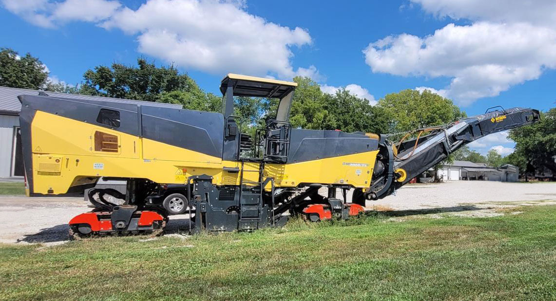 Bomag BM 2000/75 - Mesin penggilingan jalan: gambar 3 Bomag BM 2000/75 - Mesin penggilingan jalan: gambar 3