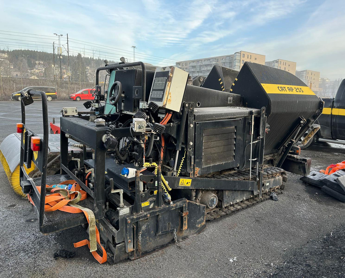 Caterpillar AP255 - Paver aspal: gambar 1 Caterpillar AP255 - Paver aspal: gambar 1
