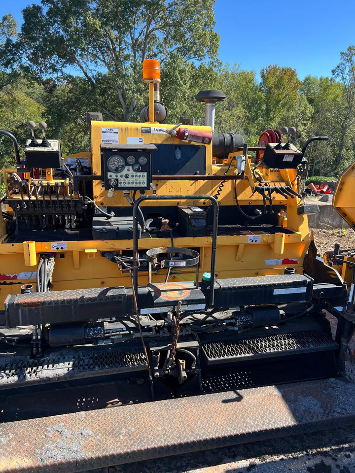 Caterpillar AP500F - Paver aspal: gambar 5 Caterpillar AP500F - Paver aspal: gambar 5