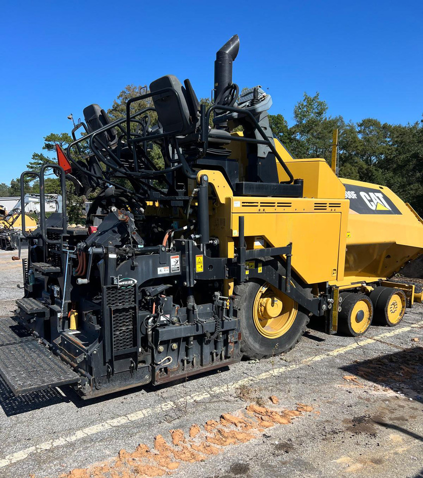 Caterpillar AP500F - Paver aspal: gambar 1 Caterpillar AP500F - Paver aspal: gambar 1