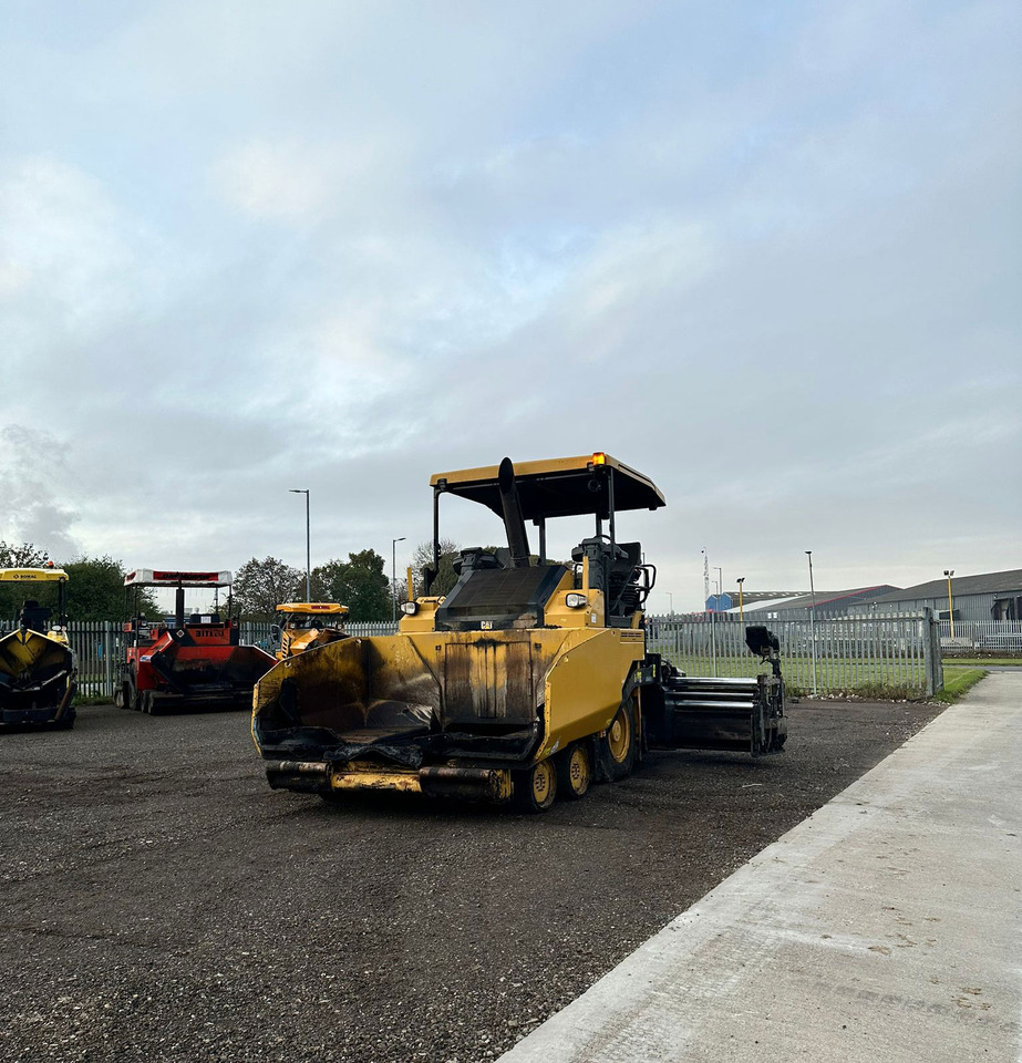 Caterpillar AP500F - Paver aspal: gambar 5 Caterpillar AP500F - Paver aspal: gambar 5