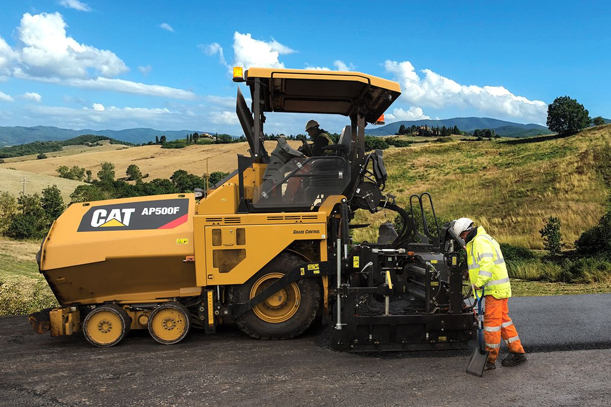 Caterpillar AP500F - Paver aspal: gambar 1 Caterpillar AP500F - Paver aspal: gambar 1