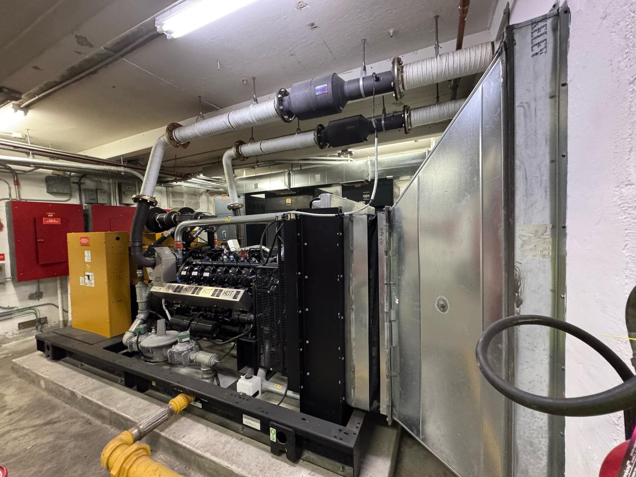 Caterpillar DG450 GC - Genset: gambar 5 Caterpillar DG450 GC - Genset: gambar 5