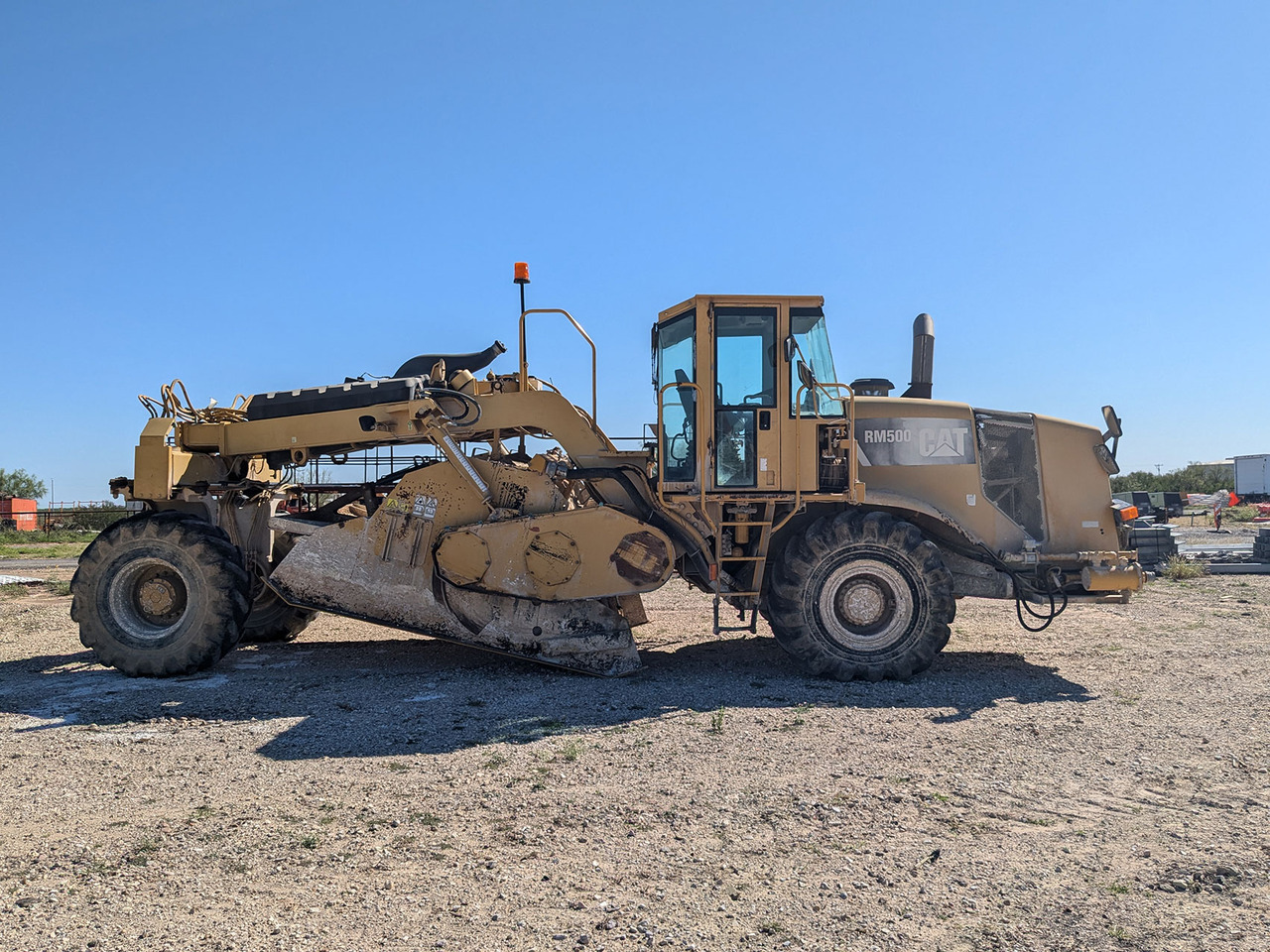 Caterpillar RM500 - Stabilisator tanah: gambar 1 Caterpillar RM500 - Stabilisator tanah: gambar 1