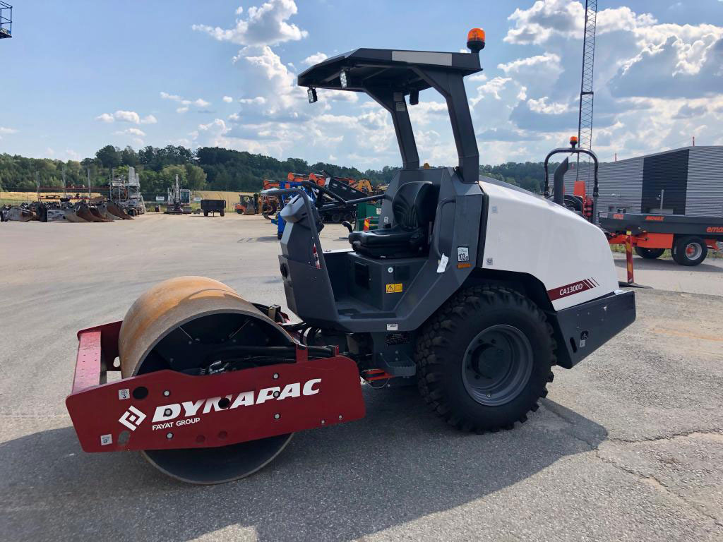 Dynapac CA1300D - Roller: gambar 1 Dynapac CA1300D - Roller: gambar 1