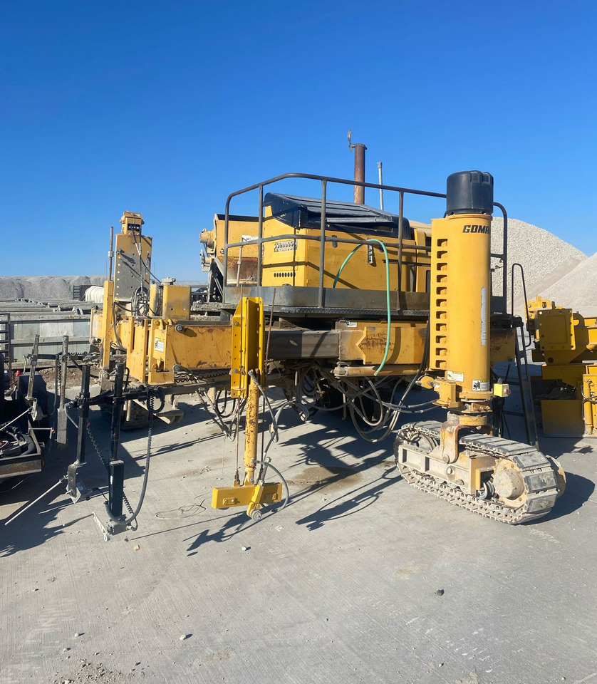 Gomaco Commander III - Slipform paver: gambar 1 Gomaco Commander III - Slipform paver: gambar 1