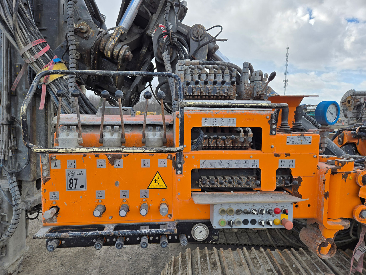 Hutte HBR 610 - Sopir tumpukan: gambar 5 Hutte HBR 610 - Sopir tumpukan: gambar 5