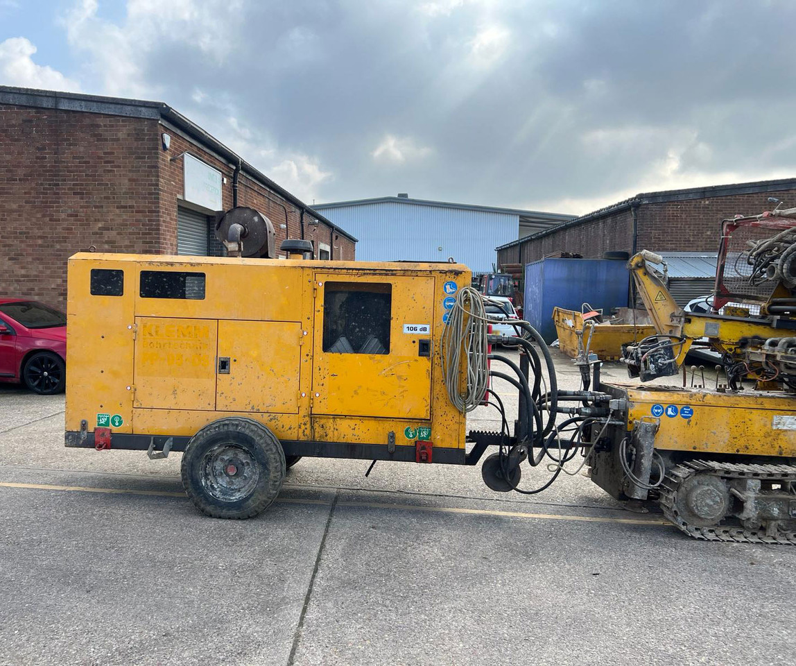 Klemm KR 702-2 - Anjungan pengeboran: gambar 3 Klemm KR 702-2 - Anjungan pengeboran: gambar 3