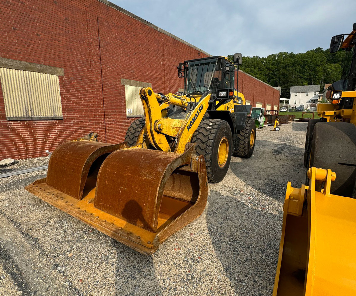 Komatsu WA320-8 - Wheel loader: gambar 2 Komatsu WA320-8 - Wheel loader: gambar 2