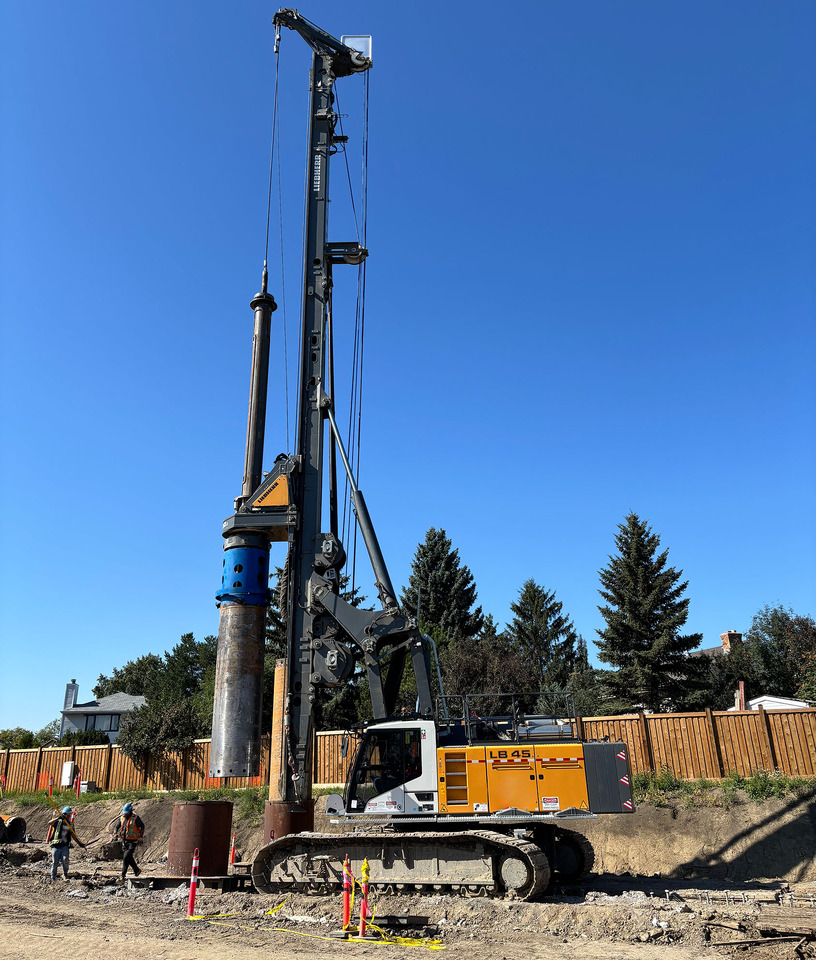 Liebherr LB45 - Sopir tumpukan: gambar 1 Liebherr LB45 - Sopir tumpukan: gambar 1