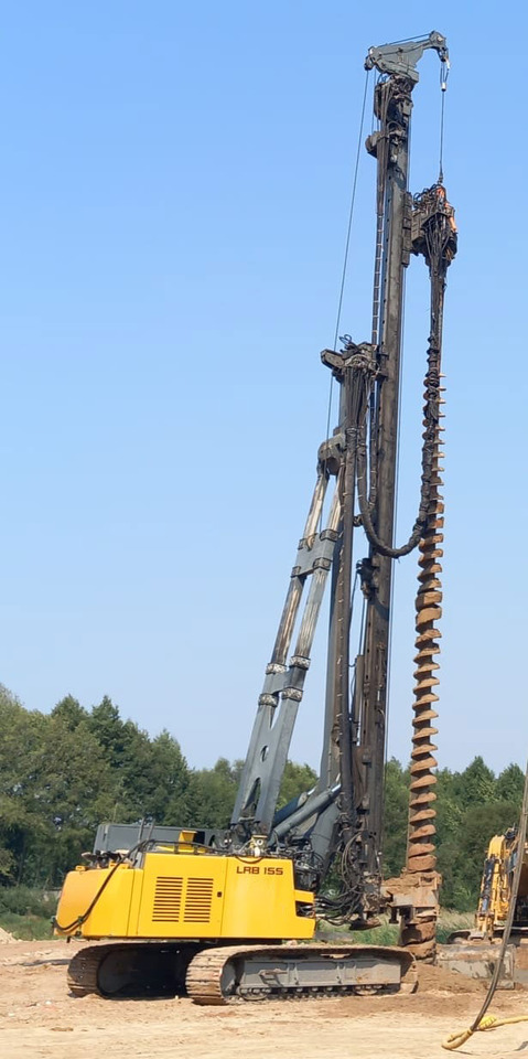 Liebherr LRB 155 - Sopir tumpukan: gambar 5 Liebherr LRB 155 - Sopir tumpukan: gambar 5