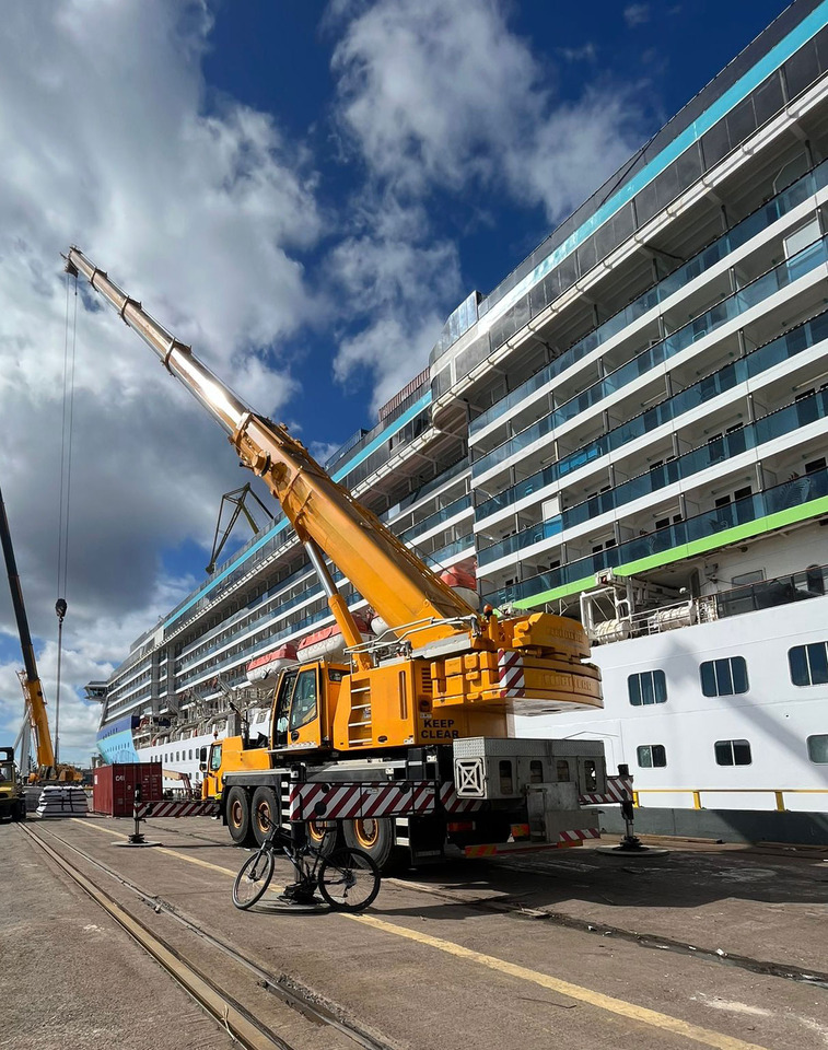 Liebherr LTM 1100-4.2 - Derek bergerak: gambar 3 Liebherr LTM 1100-4.2 - Derek bergerak: gambar 3