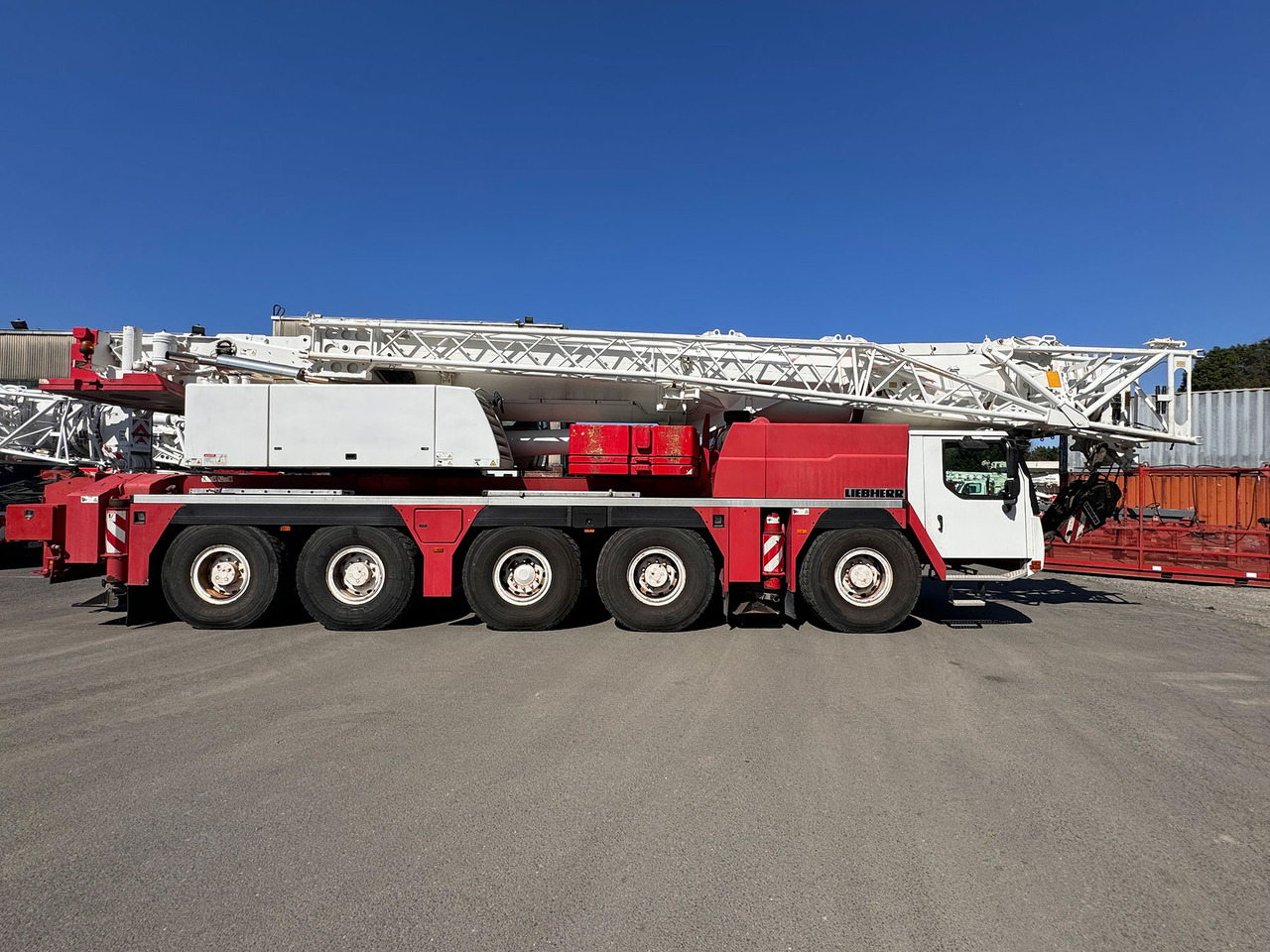 Liebherr LTM 1130-5.1 - Derek bergerak: gambar 3 Liebherr LTM 1130-5.1 - Derek bergerak: gambar 3