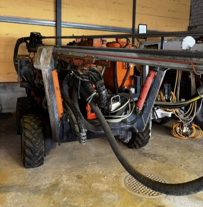 Sandvik Commando 300 - Anjungan pengeboran: gambar 3 Sandvik Commando 300 - Anjungan pengeboran: gambar 3